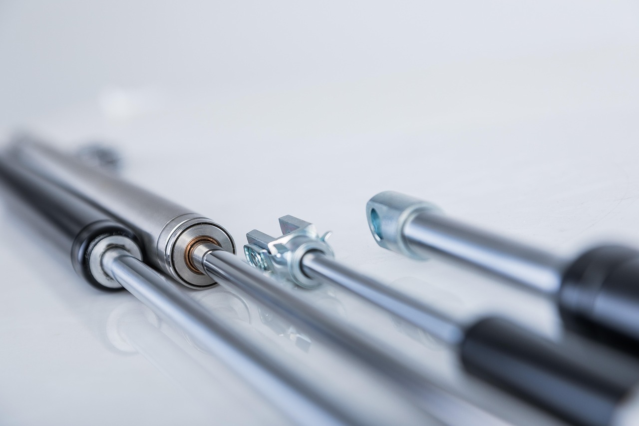 Jak wybrać odpowiednie czujniki do siłowników? Praktyczne porady dla inżynierów